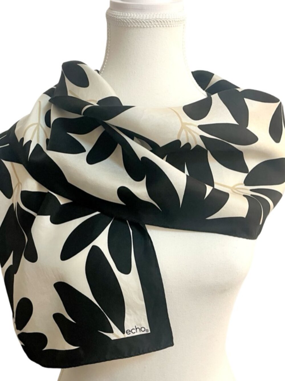 Vintage Echo Black & Ivory Floral Oblong Scarf 100% Polyester